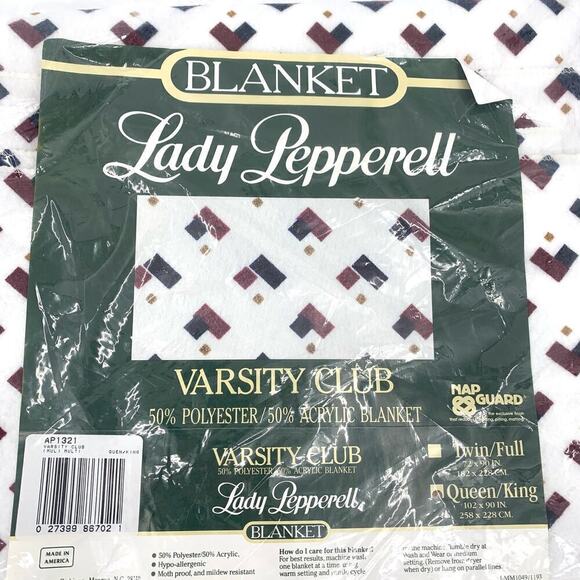 Vintage NWT Lady Pepperell Polyester Blend Queen 102”x90” Blanket Varsity Club - Picture 3 of 6